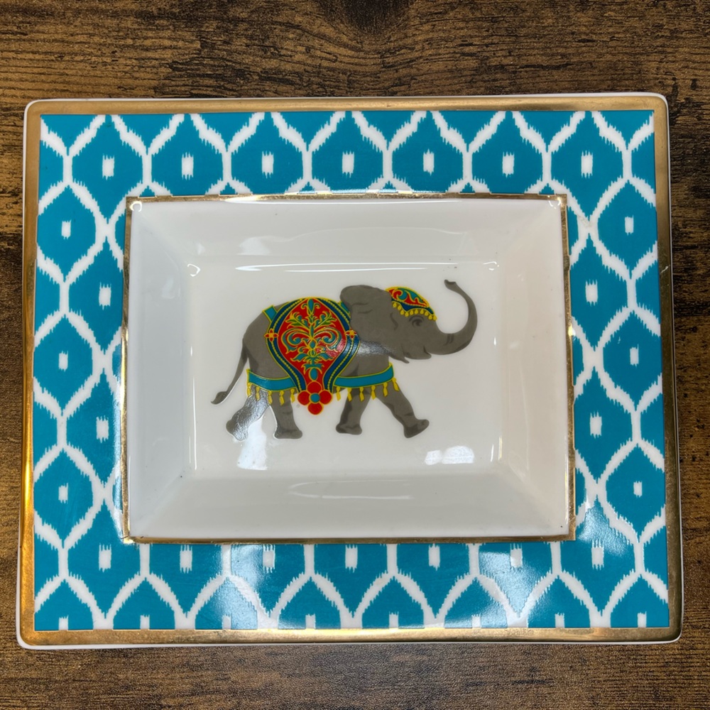 C.Wonder elephant dish with blue trim decor accent bowl